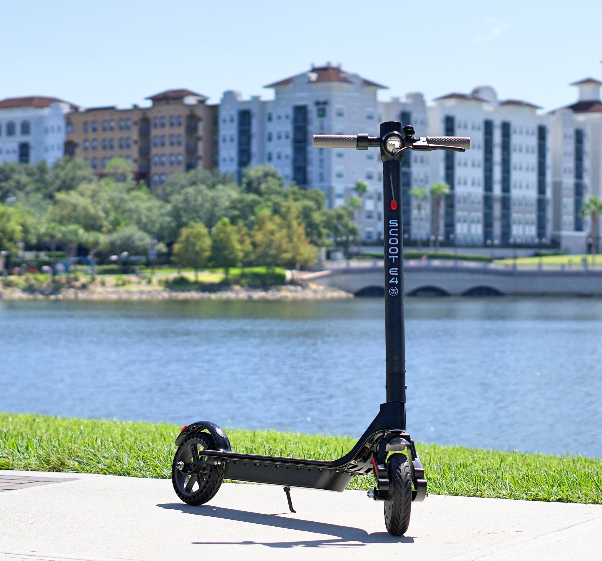 Scoot E4  FOLDABLE ELECTRIC SCOOTER